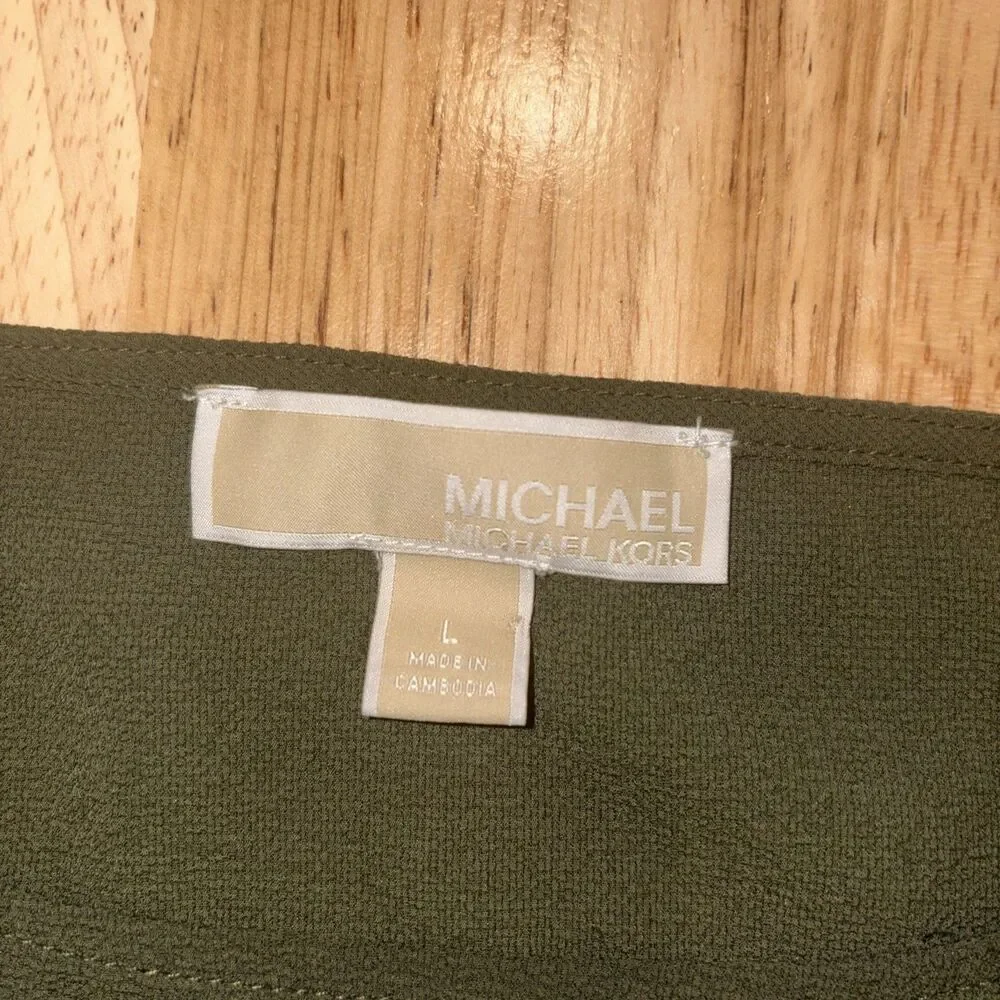 Michael Kors Women’s Green Top Sz Large Smocked Hem Rolled Tab Sleeve Gold Logo